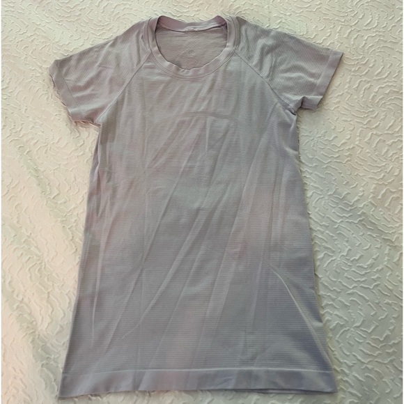 Lululemon Swiftly Tech Short Sleeve 2.0 - Picture 2 of 5